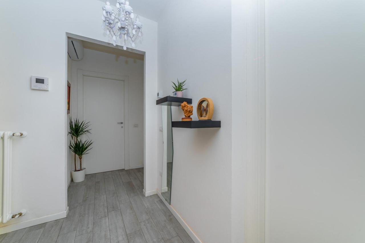 Parma Residential Apartment Con Balcone Kültér fotó